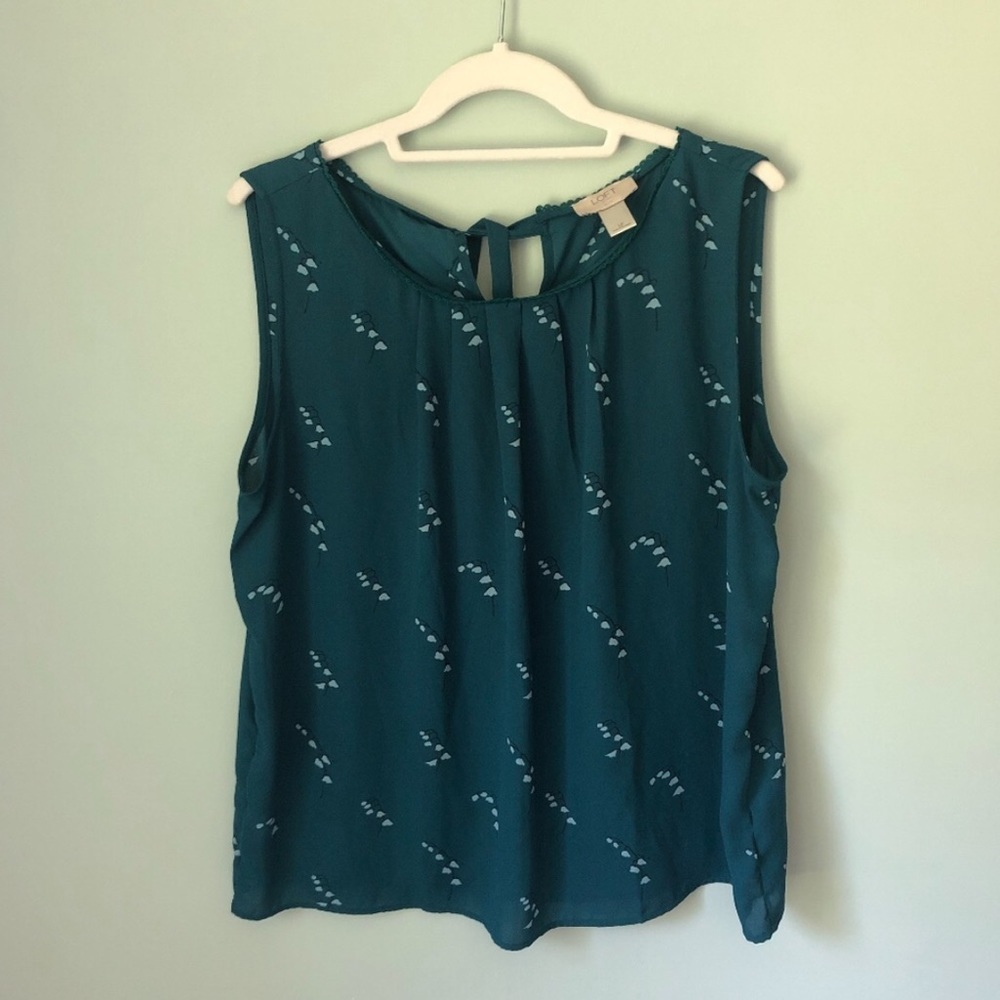 LOFT blue flower flowy petite top